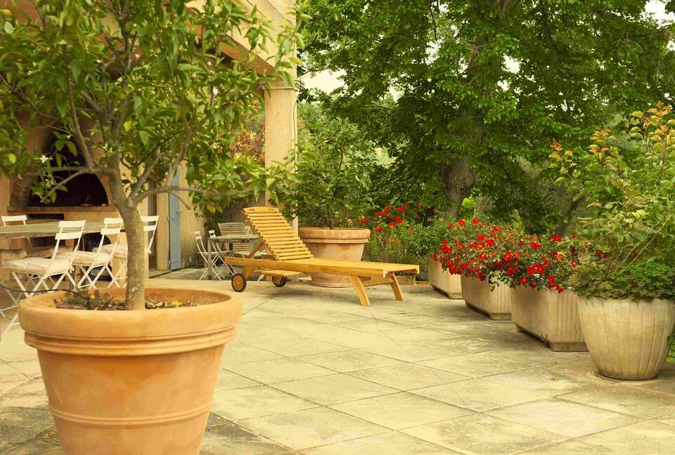 Refined Living with Riviera Views - Saint-Cézaire-sur-Siagne, France