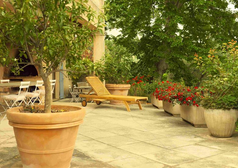 Refined Living with Riviera Views - Saint-Cézaire-sur-Siagne, France