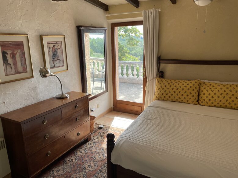 Refined Living with Riviera Views - Saint-Cézaire-sur-Siagne, France