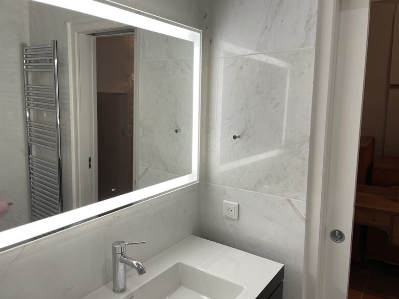 Refined Living with Riviera Views - Saint-Cézaire-sur-Siagne, France