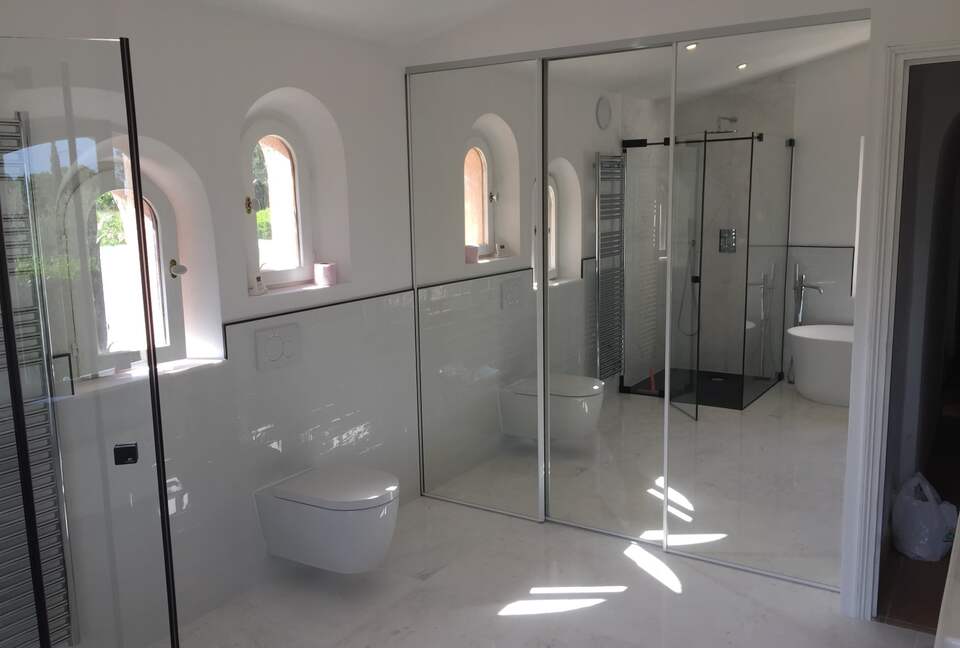 Refined Living with Riviera Views - Saint-Cézaire-sur-Siagne, France