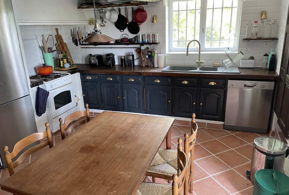 Refined Living with Riviera Views - Saint-Cézaire-sur-Siagne, France