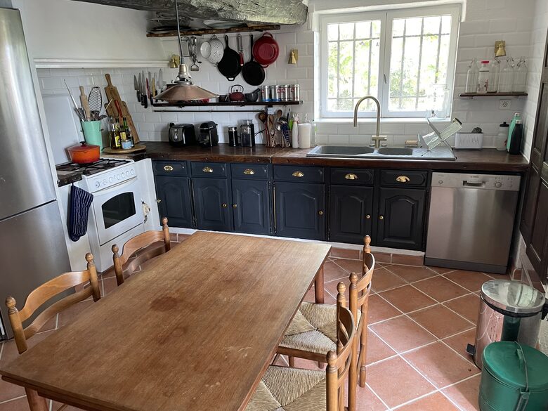 Refined Living with Riviera Views - Saint-Cézaire-sur-Siagne, France