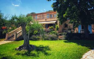 Refined Living with Riviera Views - Saint-Cézaire-sur-Siagne, France