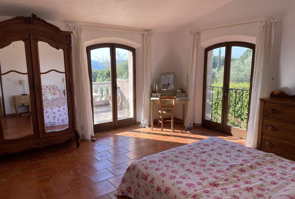 Refined Living with Riviera Views - Saint-Cézaire-sur-Siagne, France