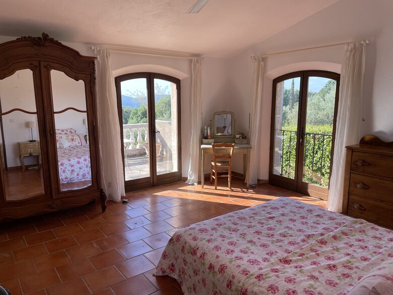 Refined Living with Riviera Views - Saint-Cézaire-sur-Siagne, France