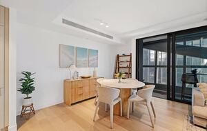 Modern Coastal Retreat in Surfers Paradise - Gold Coast, Australia