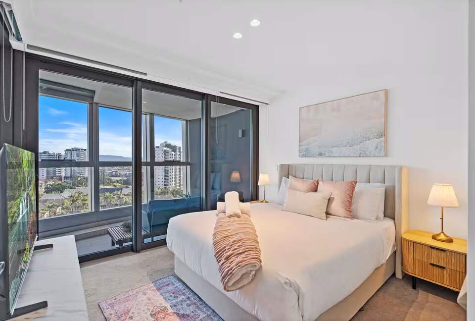 Modern Coastal Retreat in Surfers Paradise - Gold Coast, Australia