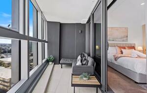 Modern Coastal Retreat in Surfers Paradise - Gold Coast, Australia