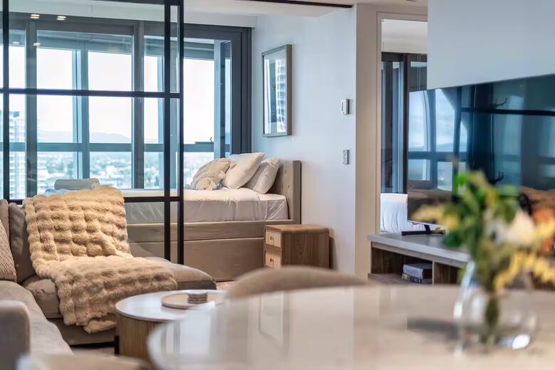 Modern Coastal Retreat in Surfers Paradise - Gold Coast, Australia