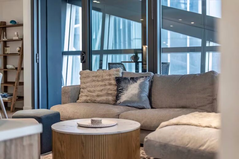 Modern Coastal Retreat in Surfers Paradise - Gold Coast, Australia