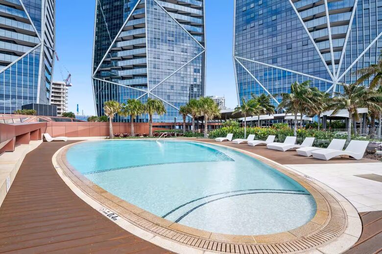 Modern Coastal Retreat in Surfers Paradise - Gold Coast, Australia