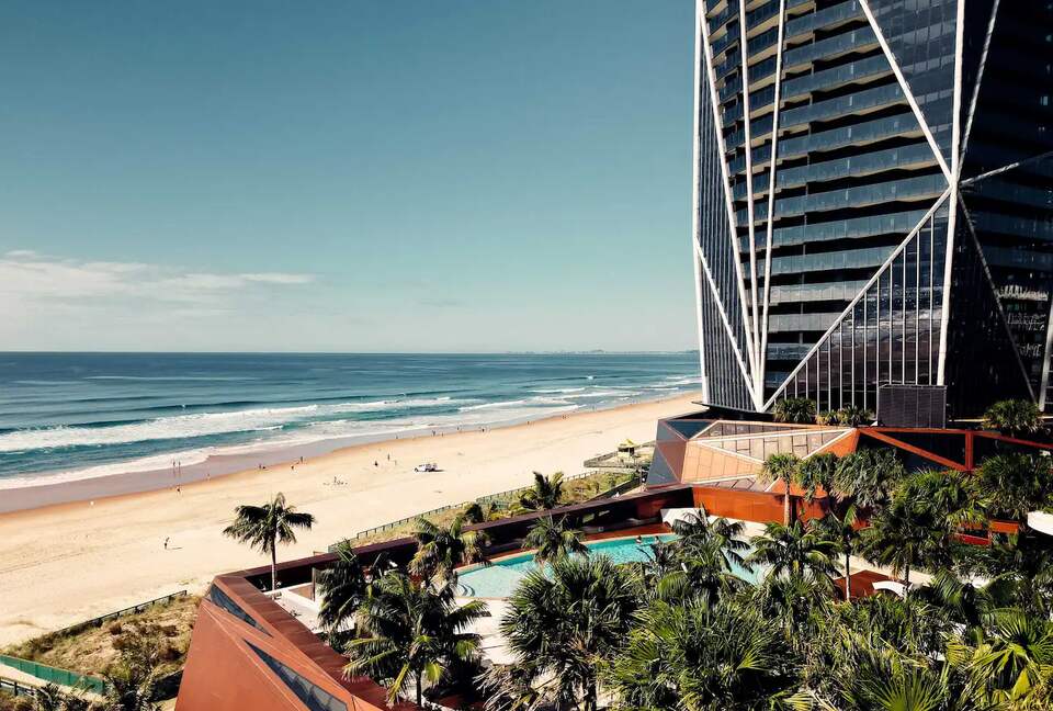 Modern Coastal Retreat in Surfers Paradise - Gold Coast, Australia