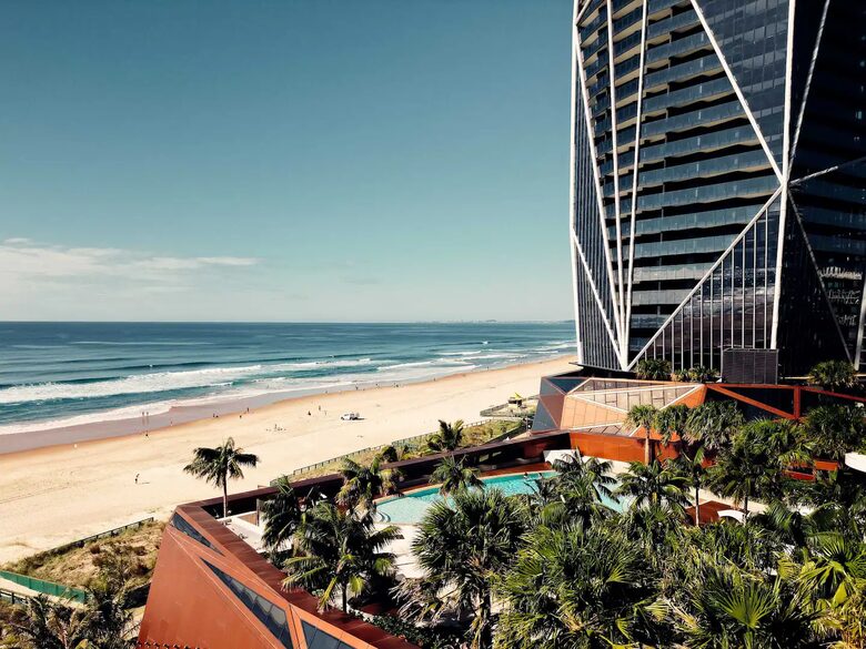Modern Coastal Retreat in Surfers Paradise - Gold Coast, Australia