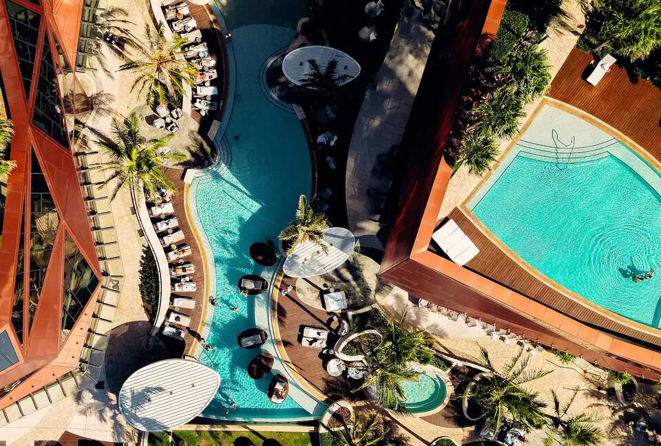 Modern Coastal Retreat in Surfers Paradise - Gold Coast, Australia