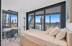 Modern Coastal Retreat in Surfers Paradise - Gold Coast, Australia