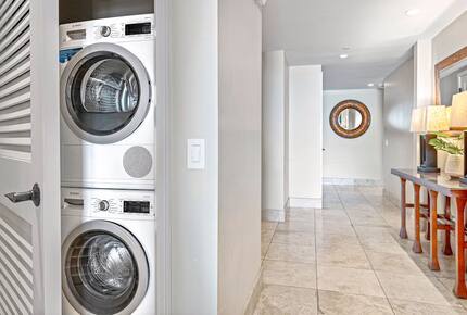 Honua Kai Corner Retreat with Wraparound Balcony - Lahaina, Hawaii