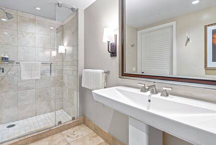 Honua Kai Corner Retreat with Wraparound Balcony - Lahaina, Hawaii