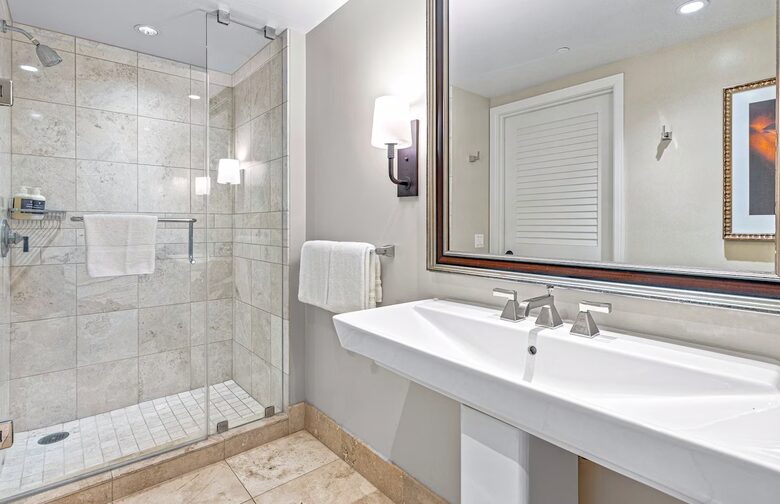 Honua Kai Corner Retreat with Wraparound Balcony - Lahaina, Hawaii