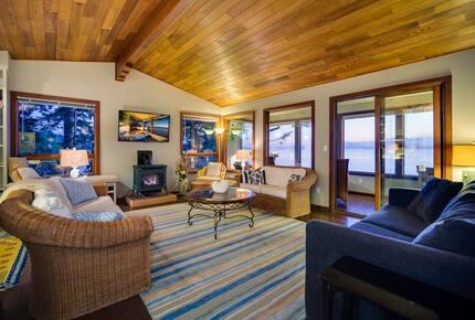 Whidbey Waterfront Haven - Greenbank, Washington