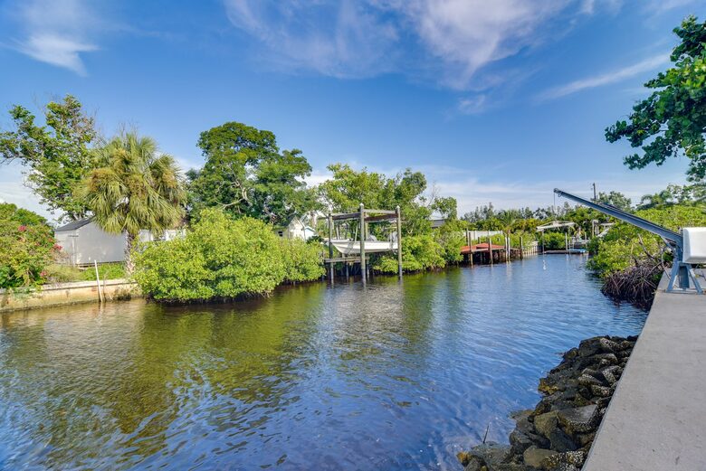 Charming Coastal Retreat on Florida’s Gulf Coast - Ruskin, Florida