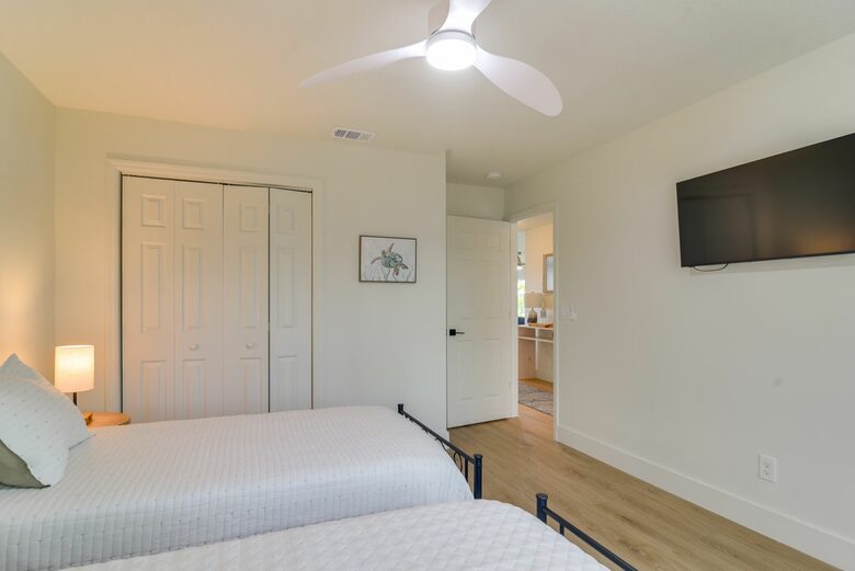 Charming Coastal Retreat on Florida’s Gulf Coast - Ruskin, Florida