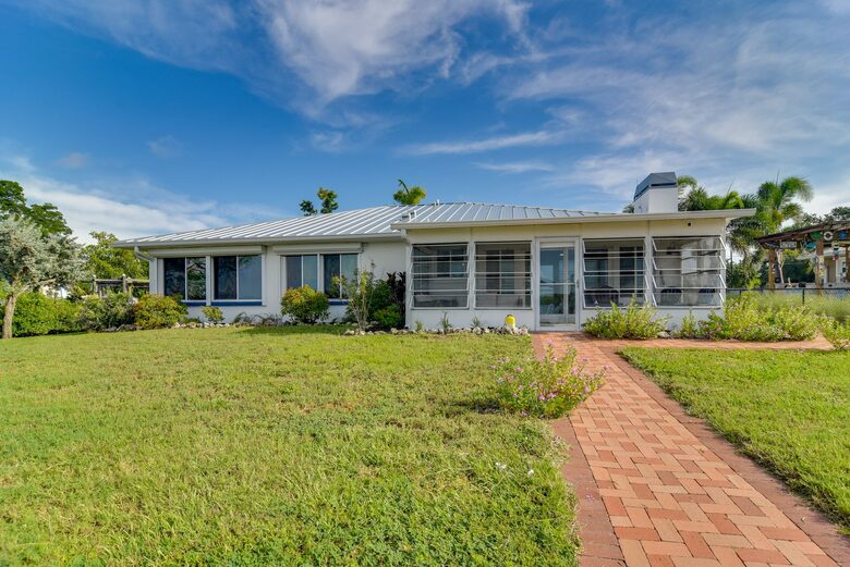 Charming Coastal Retreat on Florida’s Gulf Coast - Ruskin, Florida