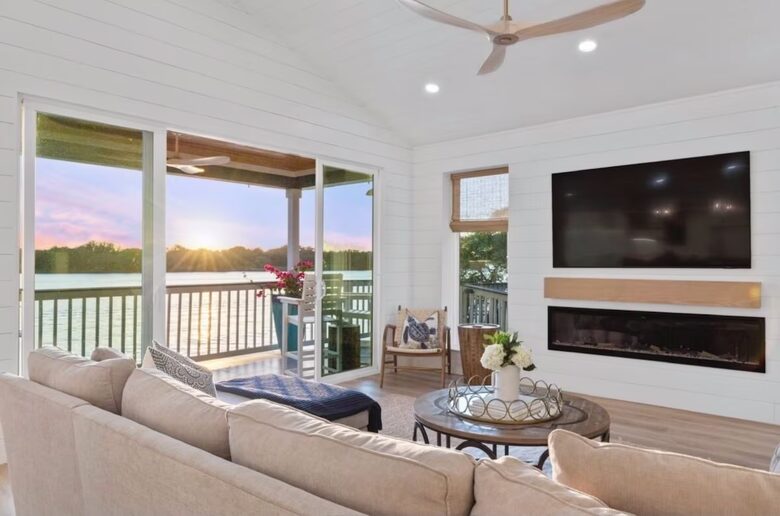 Perfect Lakehouse Getaway on Lake LBJ - Horseshoe Bay/Kingsland - Kingsland, Texas