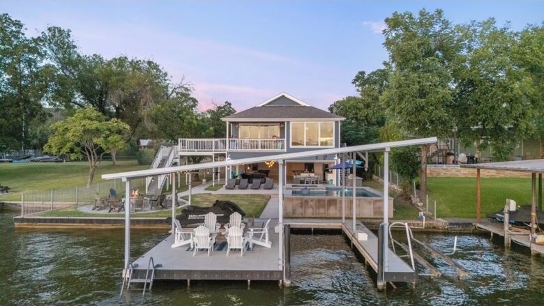 Perfect Lakehouse Getaway on Lake LBJ - Horseshoe Bay/Kingsland - Kingsland, Texas