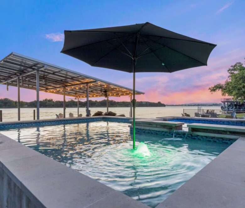 Perfect Lakehouse Getaway on Lake LBJ - Horseshoe Bay/Kingsland - Kingsland, Texas