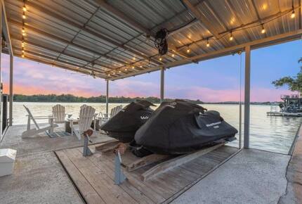 Perfect Lakehouse Getaway on Lake LBJ - Horseshoe Bay/Kingsland - Kingsland, Texas