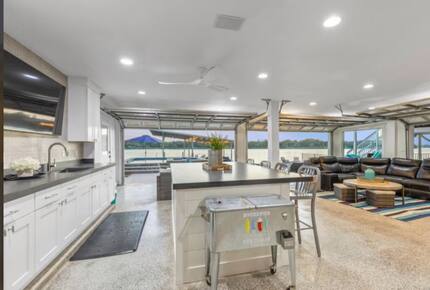 Perfect Lakehouse Getaway on Lake LBJ - Horseshoe Bay/Kingsland - Kingsland, Texas