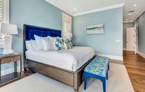 Grand Canal-Side Haven in Holmes Beach - Holmes Beach, Florida