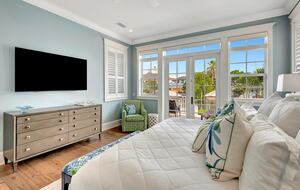 Grand Canal-Side Haven in Holmes Beach - Holmes Beach, Florida