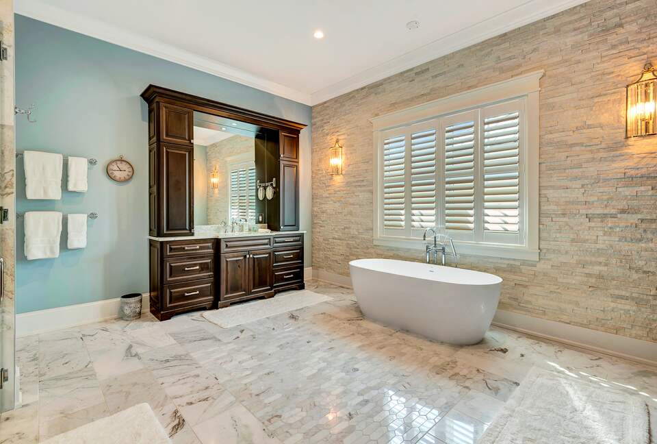 Grand Canal-Side Haven in Holmes Beach - Holmes Beach, Florida