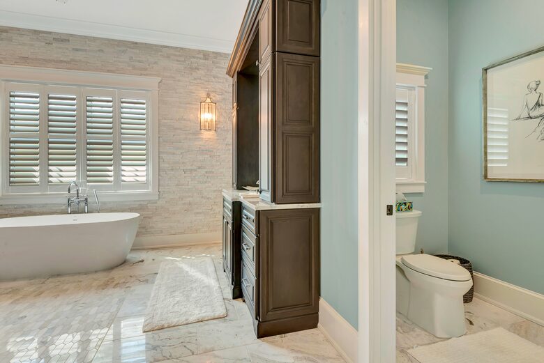 Grand Canal-Side Haven in Holmes Beach - Holmes Beach, Florida