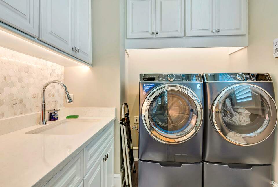 Grand Canal-Side Haven in Holmes Beach - Holmes Beach, Florida