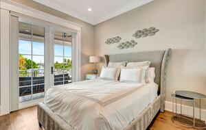 Grand Canal-Side Haven in Holmes Beach - Holmes Beach, Florida