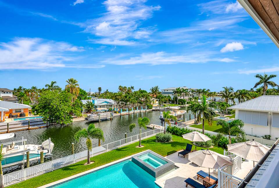 Grand Canal-Side Haven in Holmes Beach - Holmes Beach, Florida