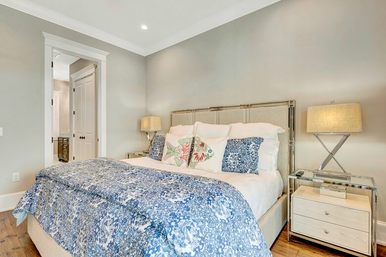 Grand Canal-Side Haven in Holmes Beach - Holmes Beach, Florida