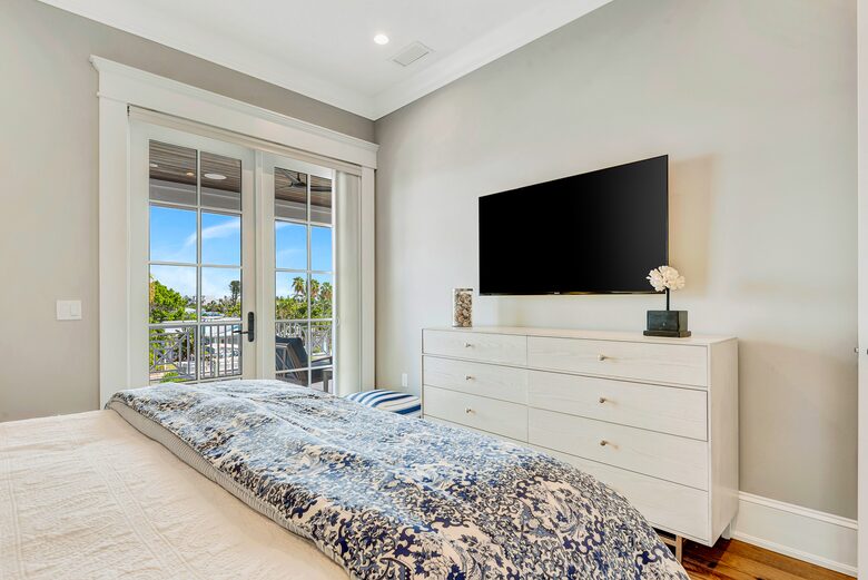 Grand Canal-Side Haven in Holmes Beach - Holmes Beach, Florida