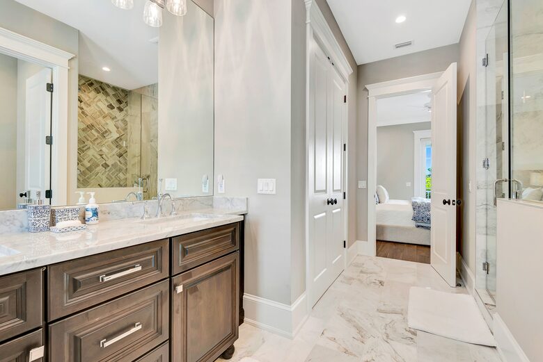 Grand Canal-Side Haven in Holmes Beach - Holmes Beach, Florida