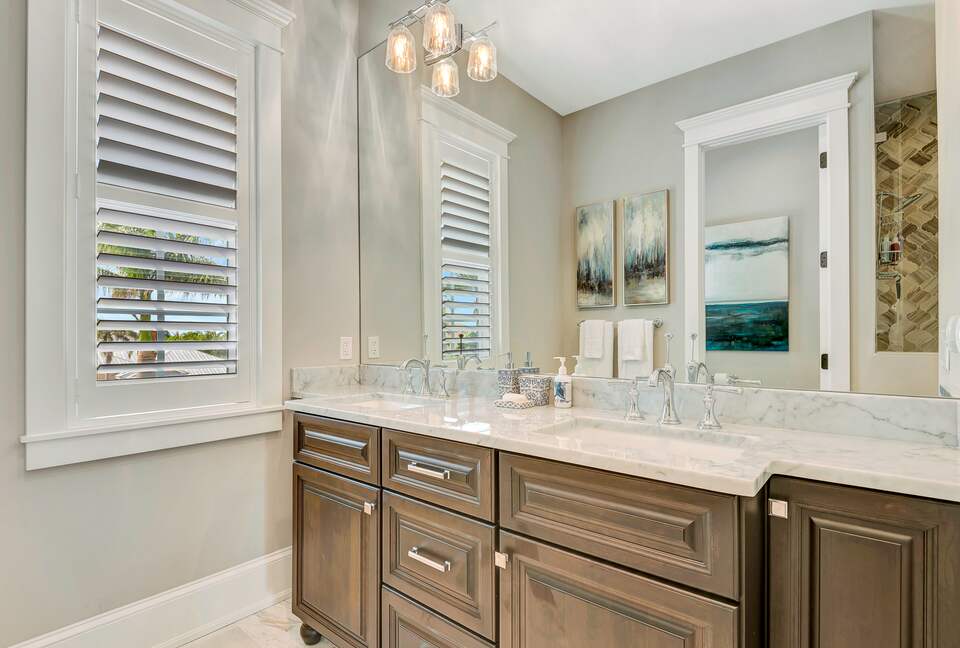 Grand Canal-Side Haven in Holmes Beach - Holmes Beach, Florida