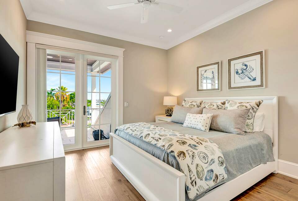 Grand Canal-Side Haven in Holmes Beach - Holmes Beach, Florida