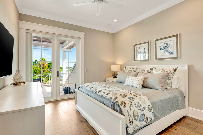 Grand Canal-Side Haven in Holmes Beach - Holmes Beach, Florida