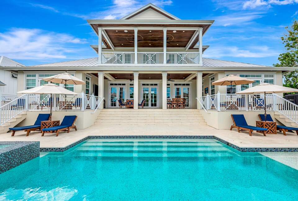 Grand Canal-Side Haven in Holmes Beach - Holmes Beach, Florida