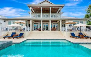 Grand Canal-Side Haven in Holmes Beach - Holmes Beach, Florida
