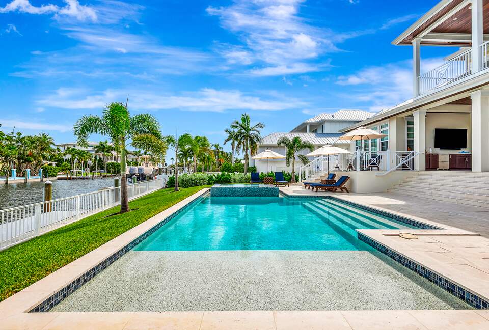 Grand Canal-Side Haven in Holmes Beach - Holmes Beach, Florida