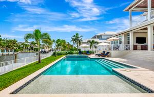 Grand Canal-Side Haven in Holmes Beach - Holmes Beach, Florida