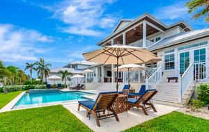 Grand Canal-Side Haven in Holmes Beach - Holmes Beach, Florida